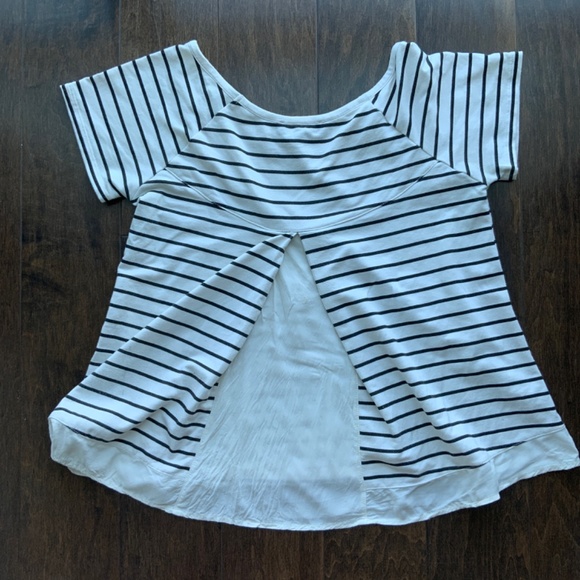 SANCTUARY Striped Flowy Top. Size XS - Picture 5 of 8